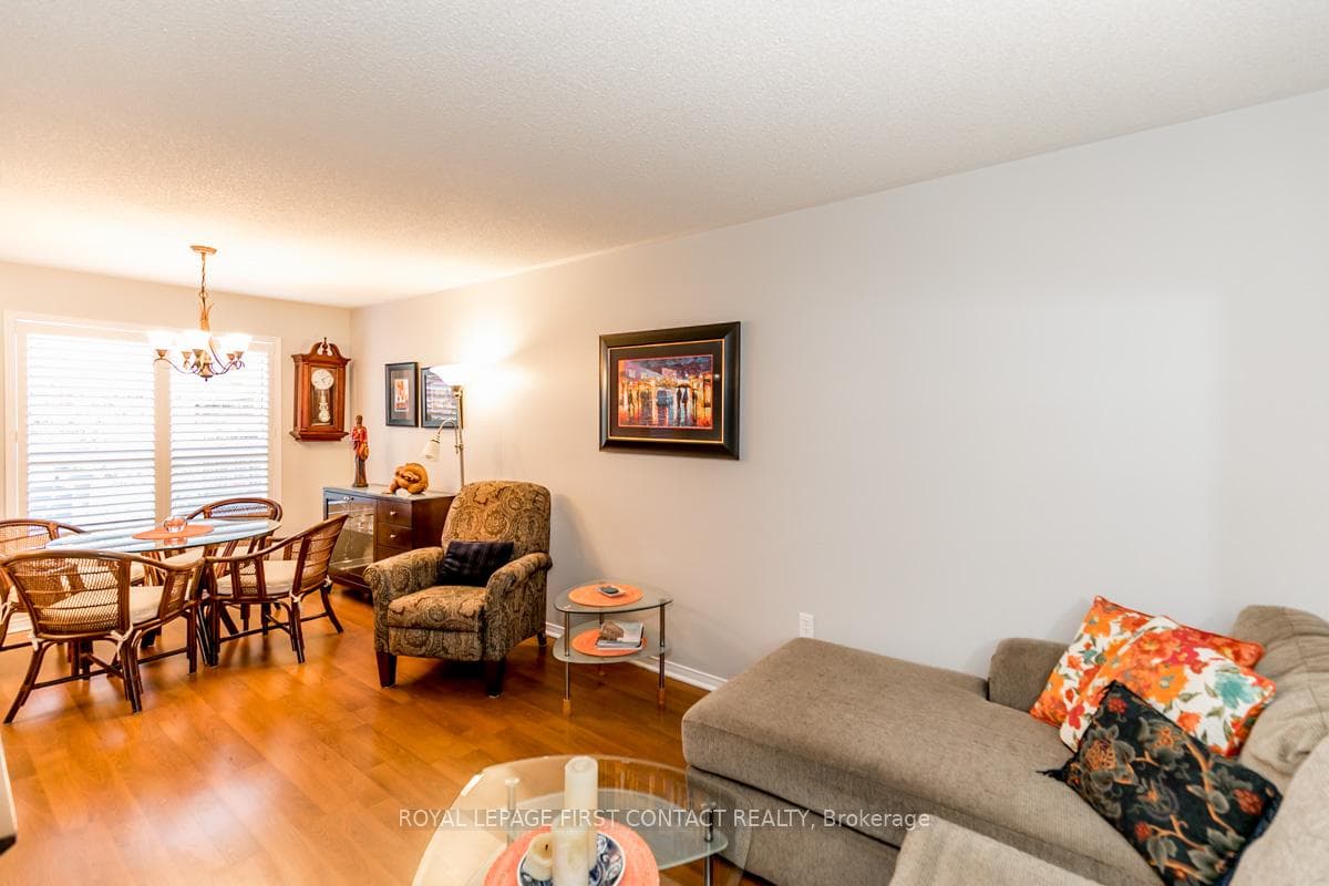 5 KELLY Place photo 7