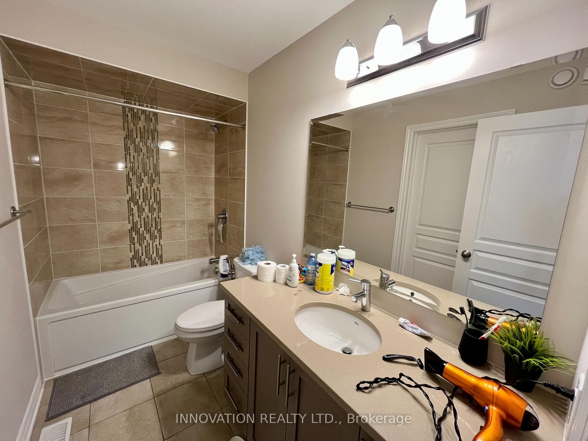 222 Dolce Crescent photo 23