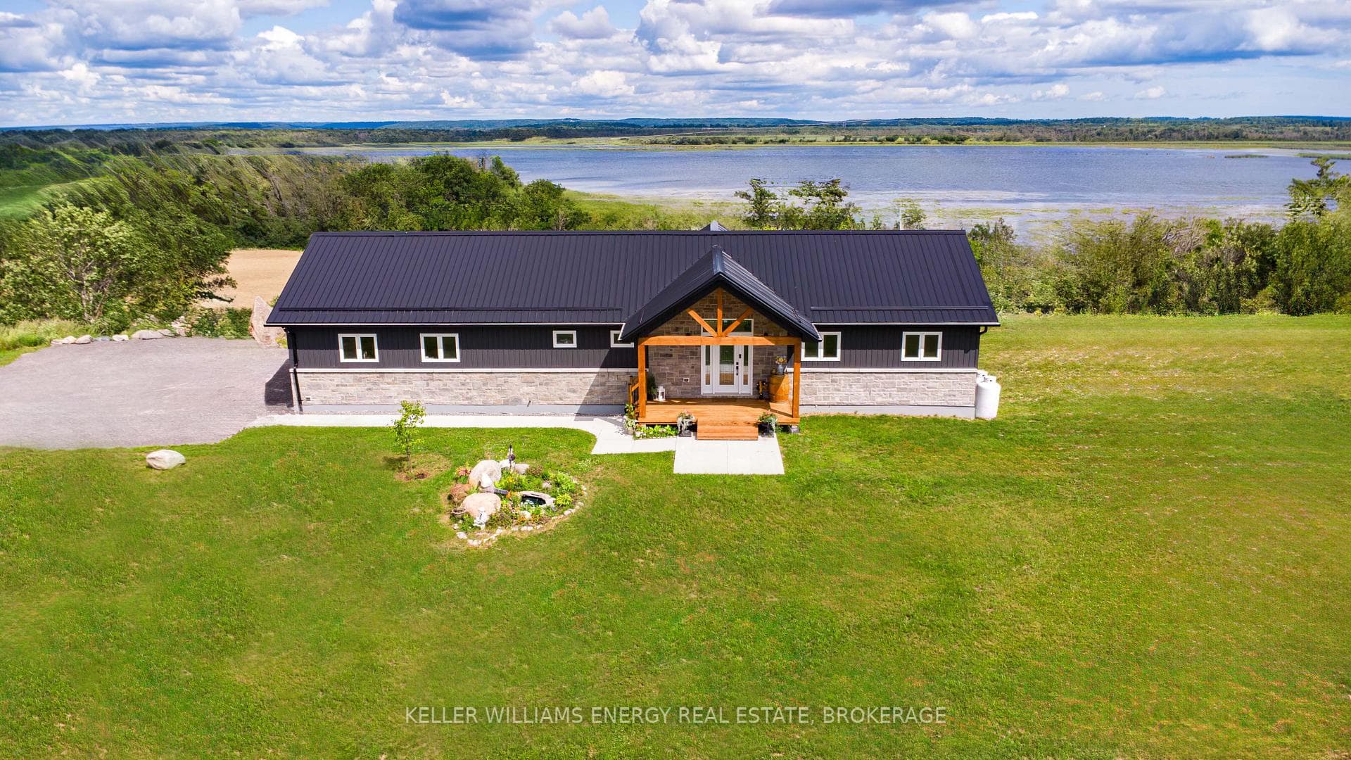 266 Catchmore Road photo 3