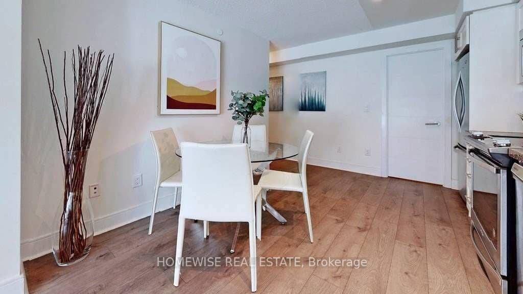 525 Adelaide Street Unit 324 photo 13