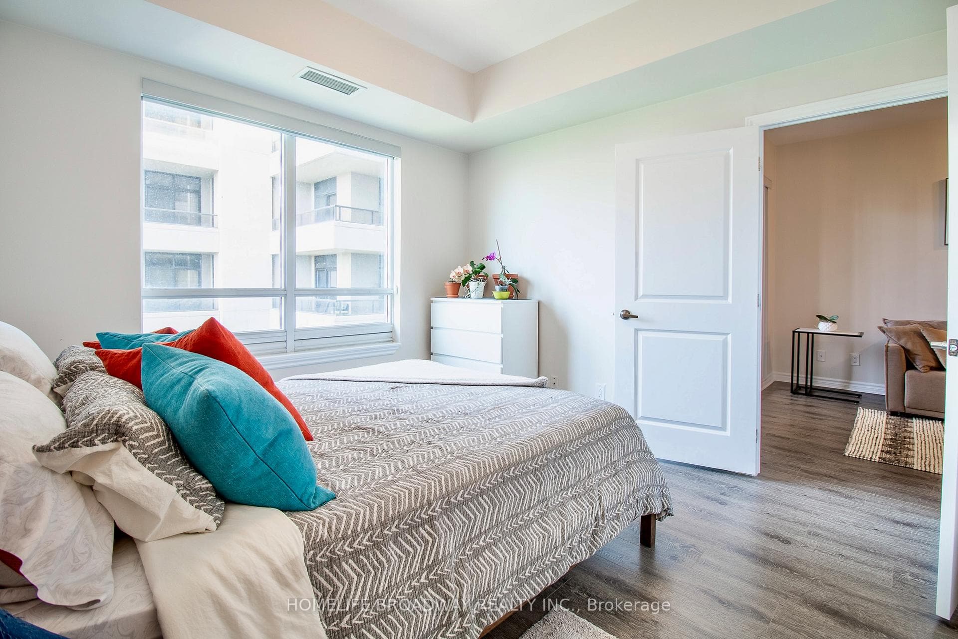 9255 Jane Street Unit 815 photo 14