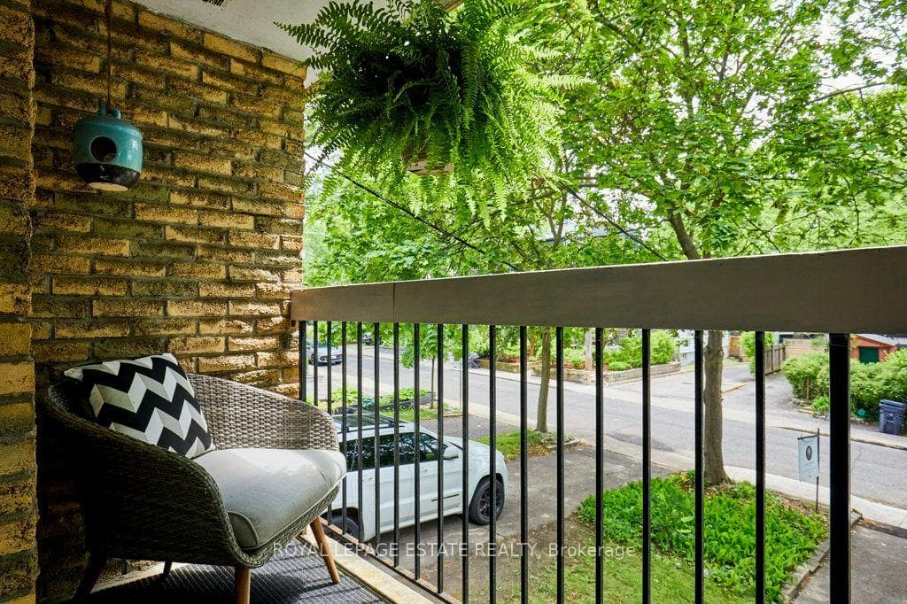 Porch in the tree tops