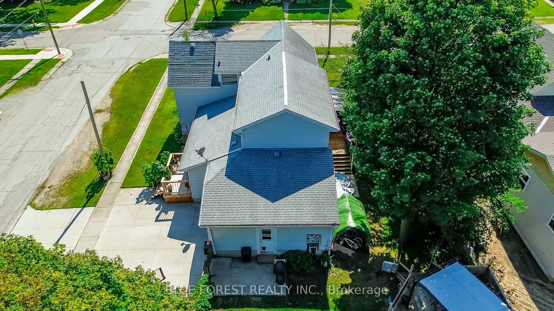 183 Nancy Street photo 47