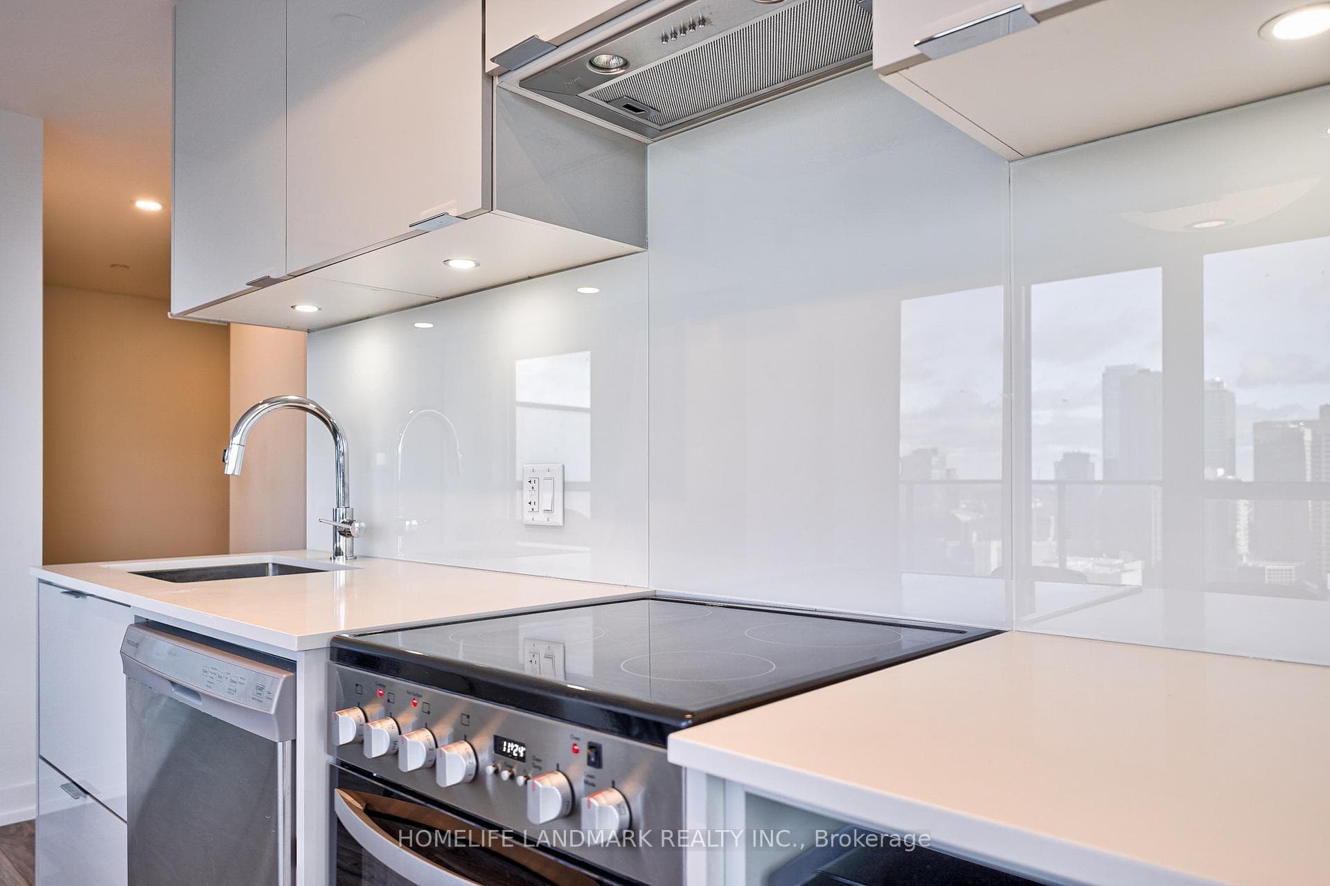 395 Bloor Street Unit 3002 photo 24
