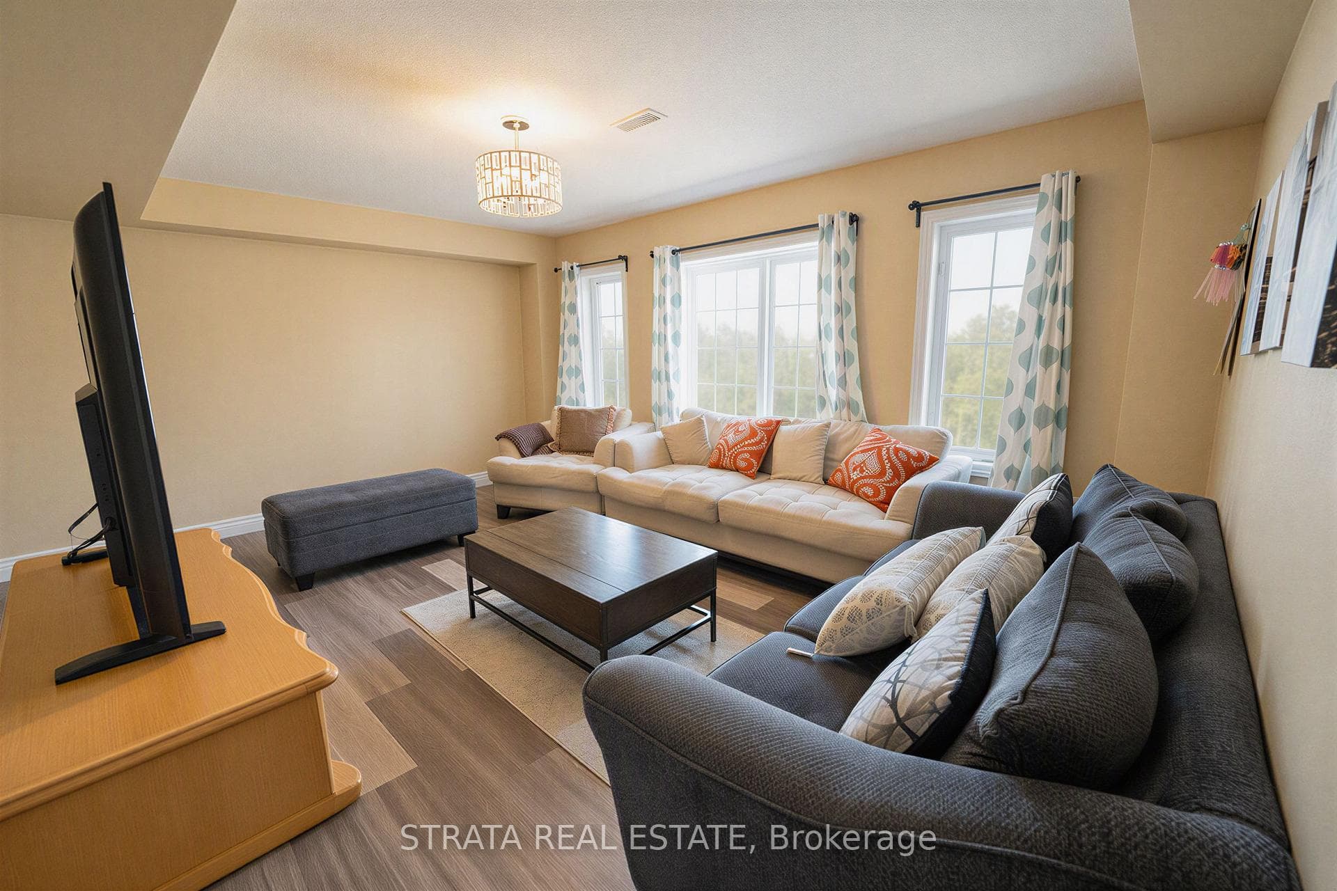 628A Woodlawn Road photo 3