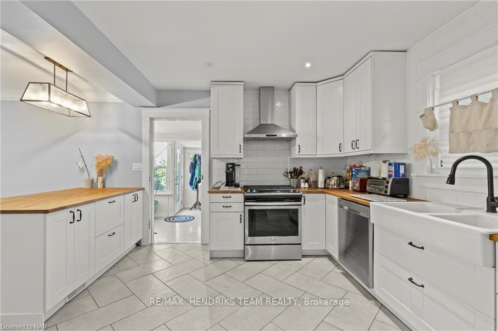 159 RUSSELL Avenue photo 18
