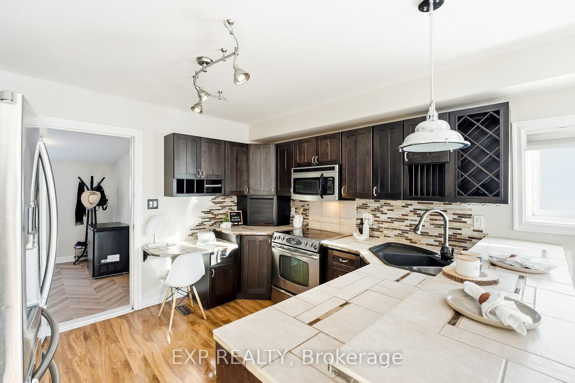 77 Westmount Street photo 15