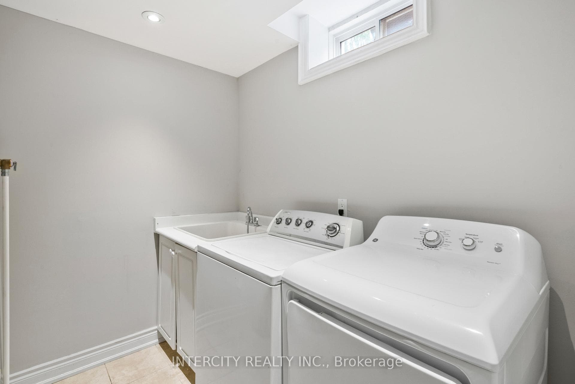 414 Cunningham Drive photo 35