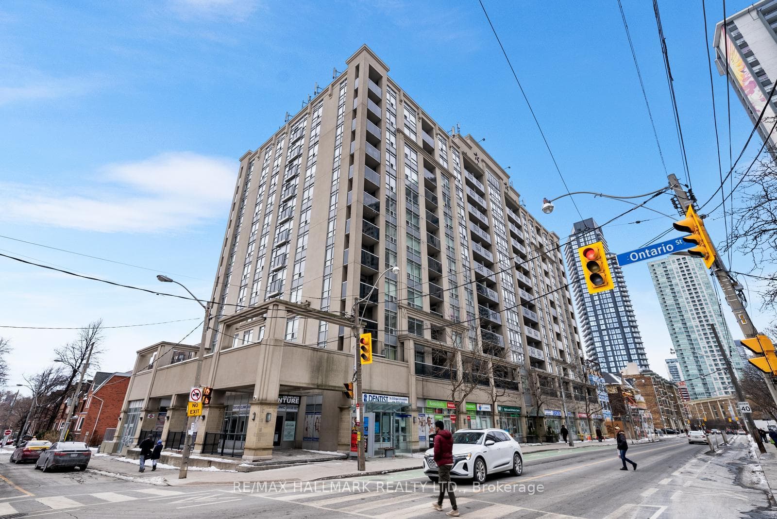 225 Wellesley Street Unit 413 photo 1