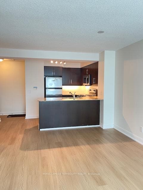 1 Scott Street Unit 706 photo 2