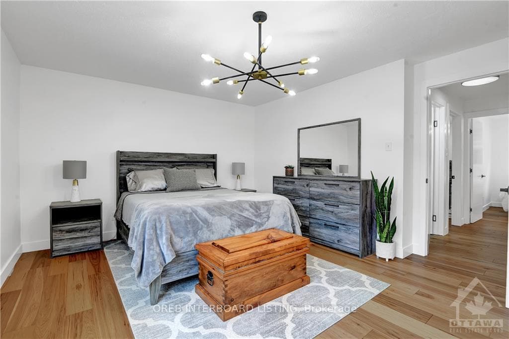 909E ELMSMERE Drive Unit E photo 20