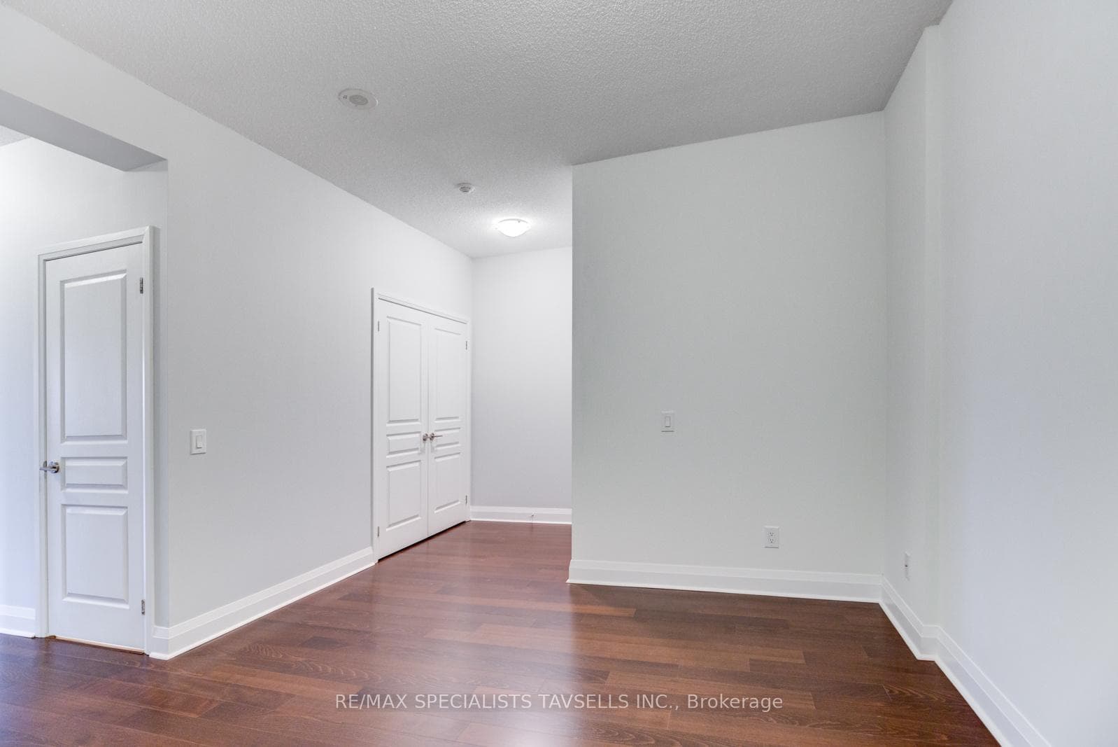 1 Hurontario Street Unit 304 photo 15