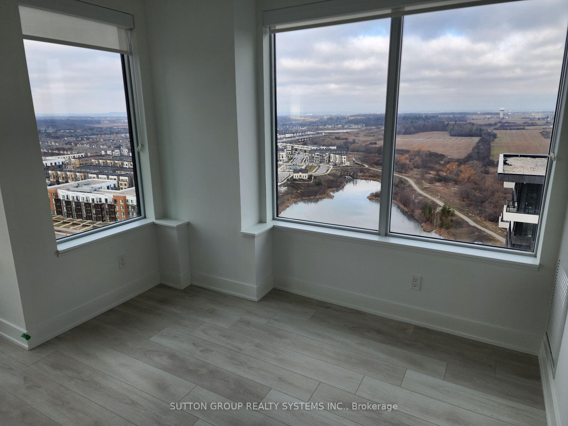 2481 Taunton Road Unit 1702 photo 15
