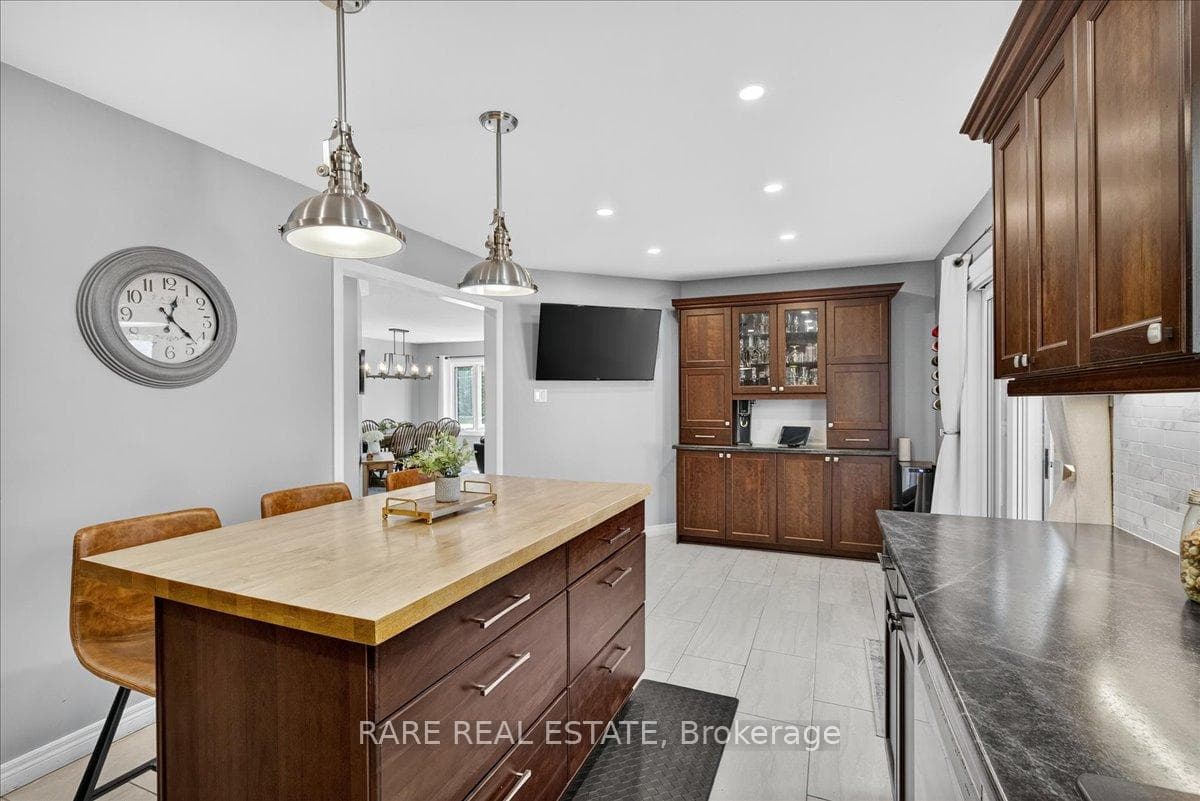 296 Warrington Road photo 11