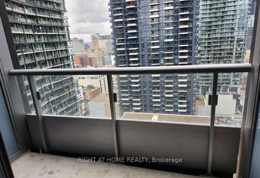 108 Peter Street Unit 2605 photo 14