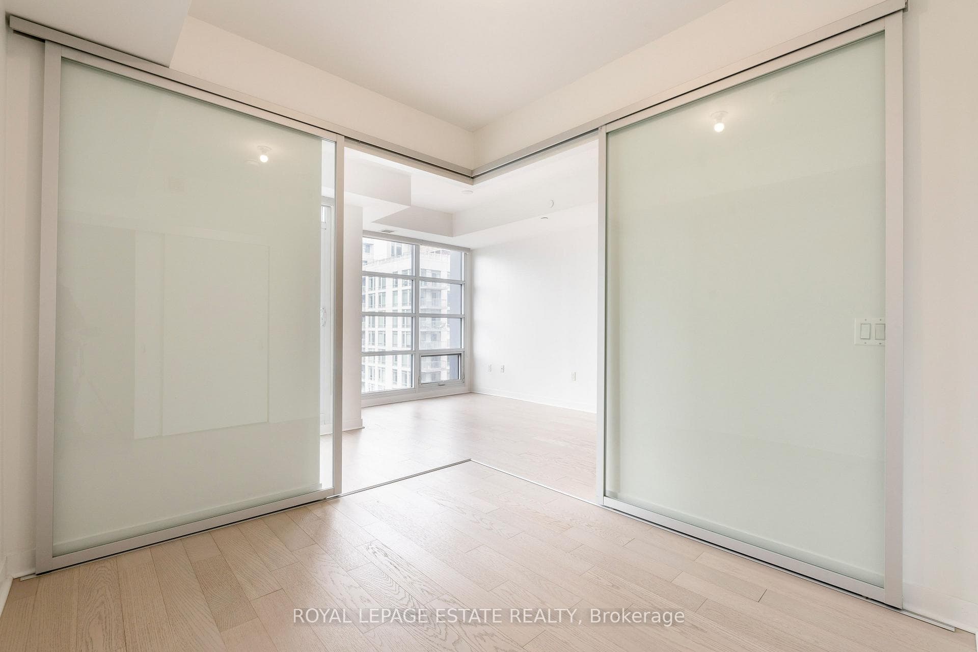 501 Adelaide Street Unit 1106 photo 12