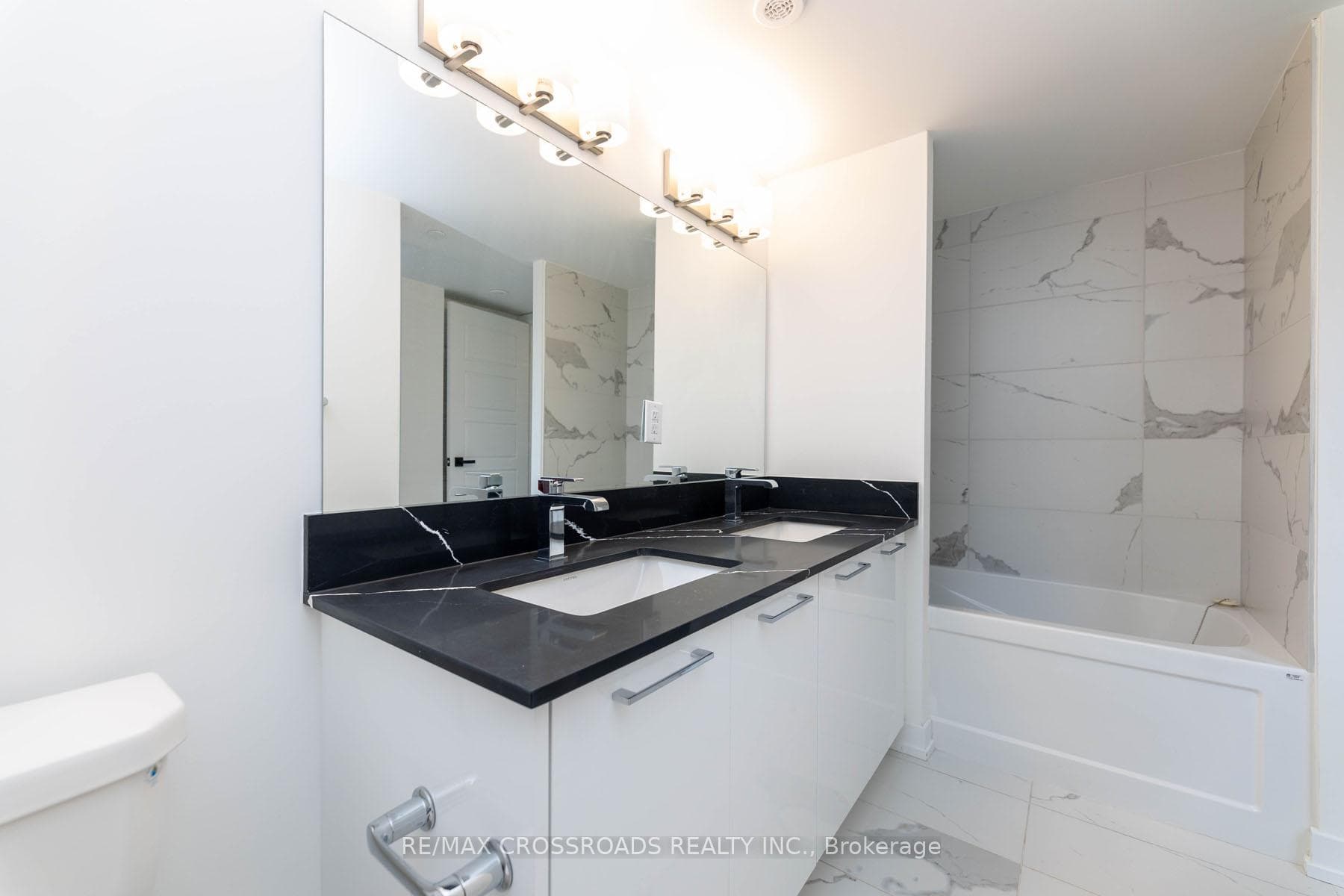 861 Sheppard Avenue Unit Th47 photo 23