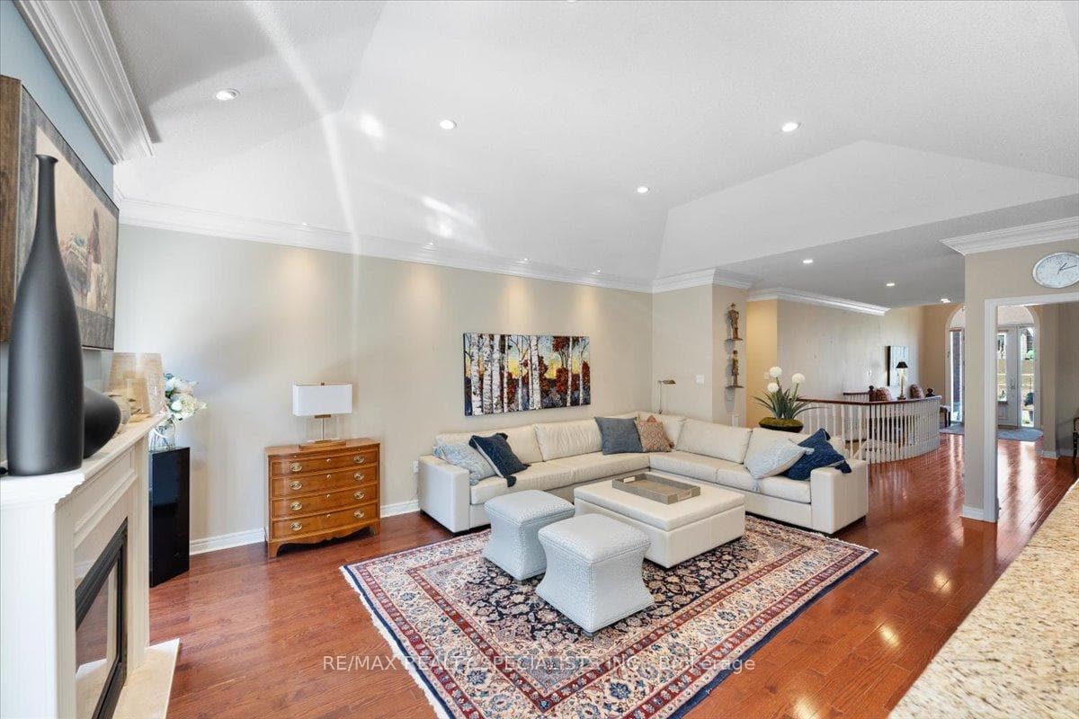 140 Walker Road photo 8