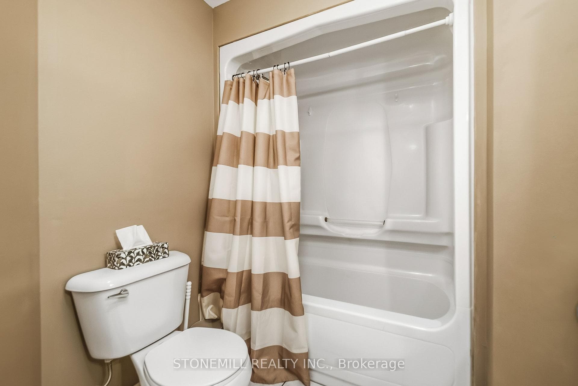 135 James Street Unit 701 photo 4