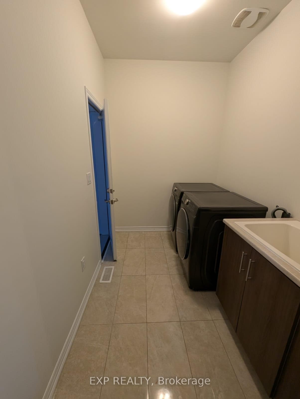132 Laing Drive photo 6