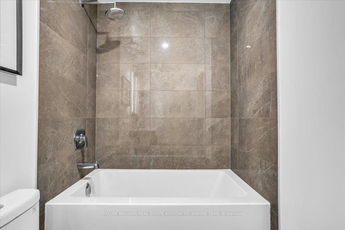 215 Lakeshore Road Unit 205 photo 20