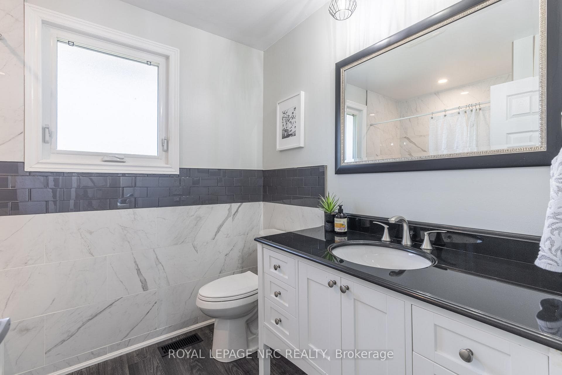 25 Greystone Crescent photo 18