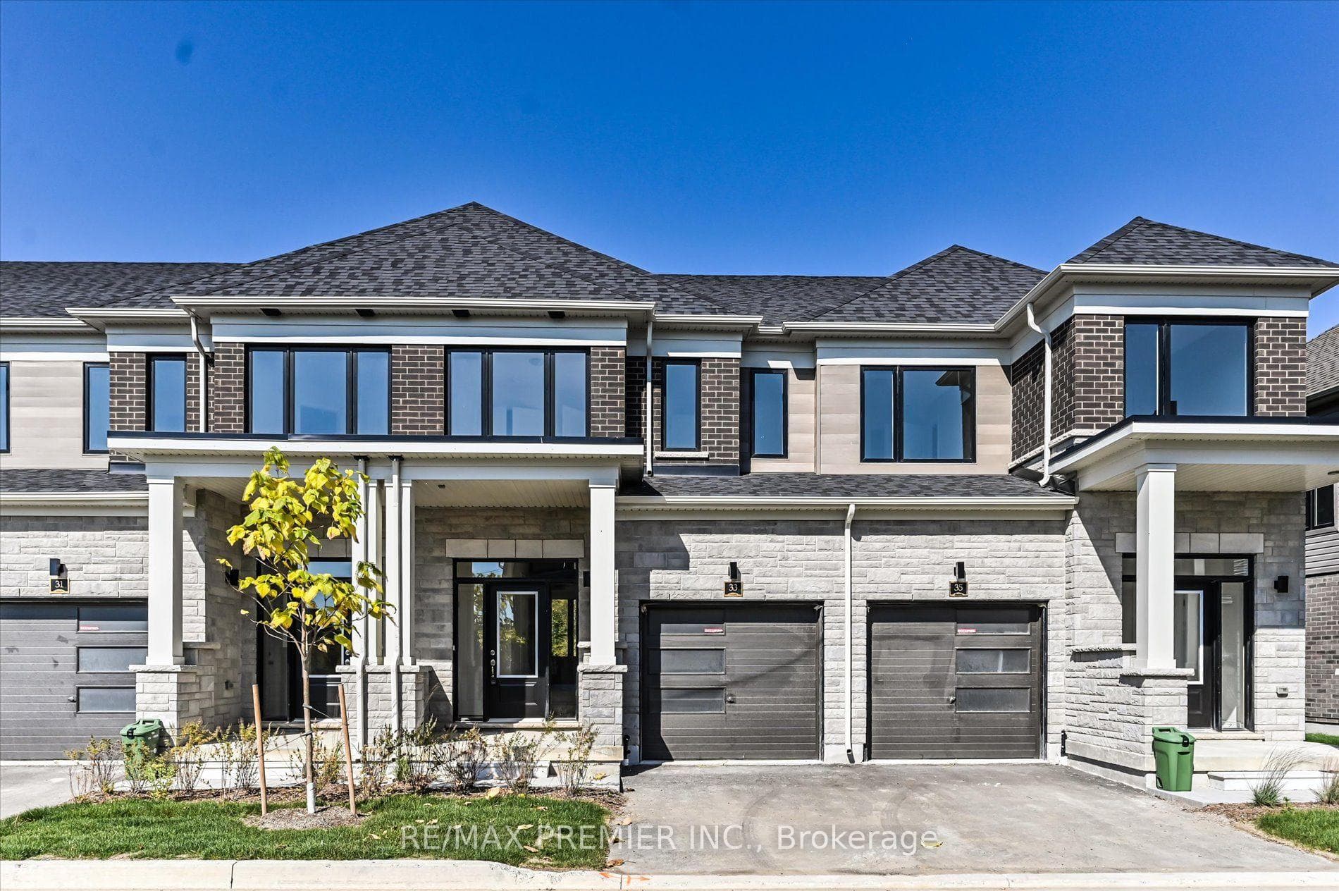 33 Hickey Lane photo 3