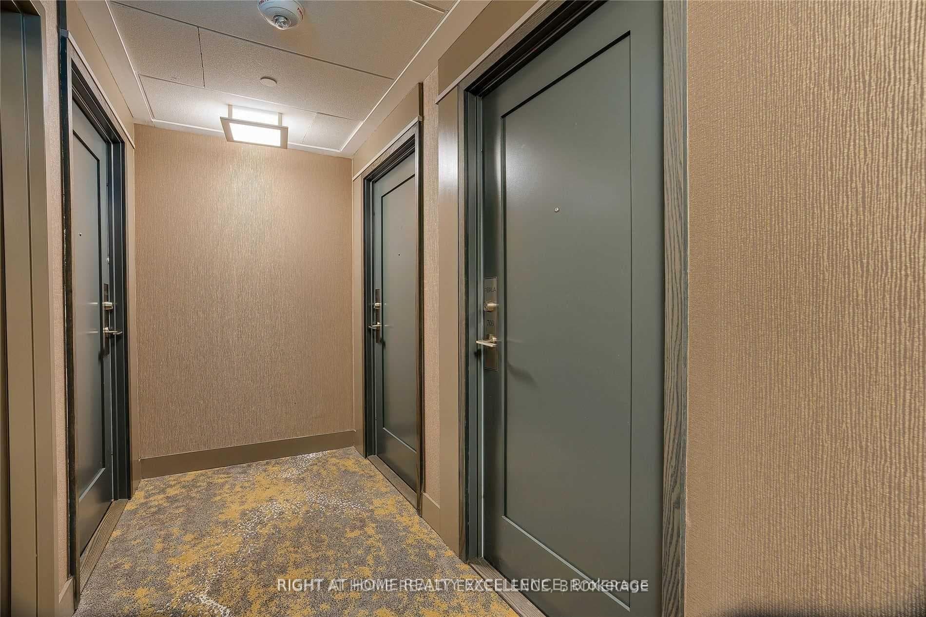 65 Watergarden Drive Unit 703 photo 2