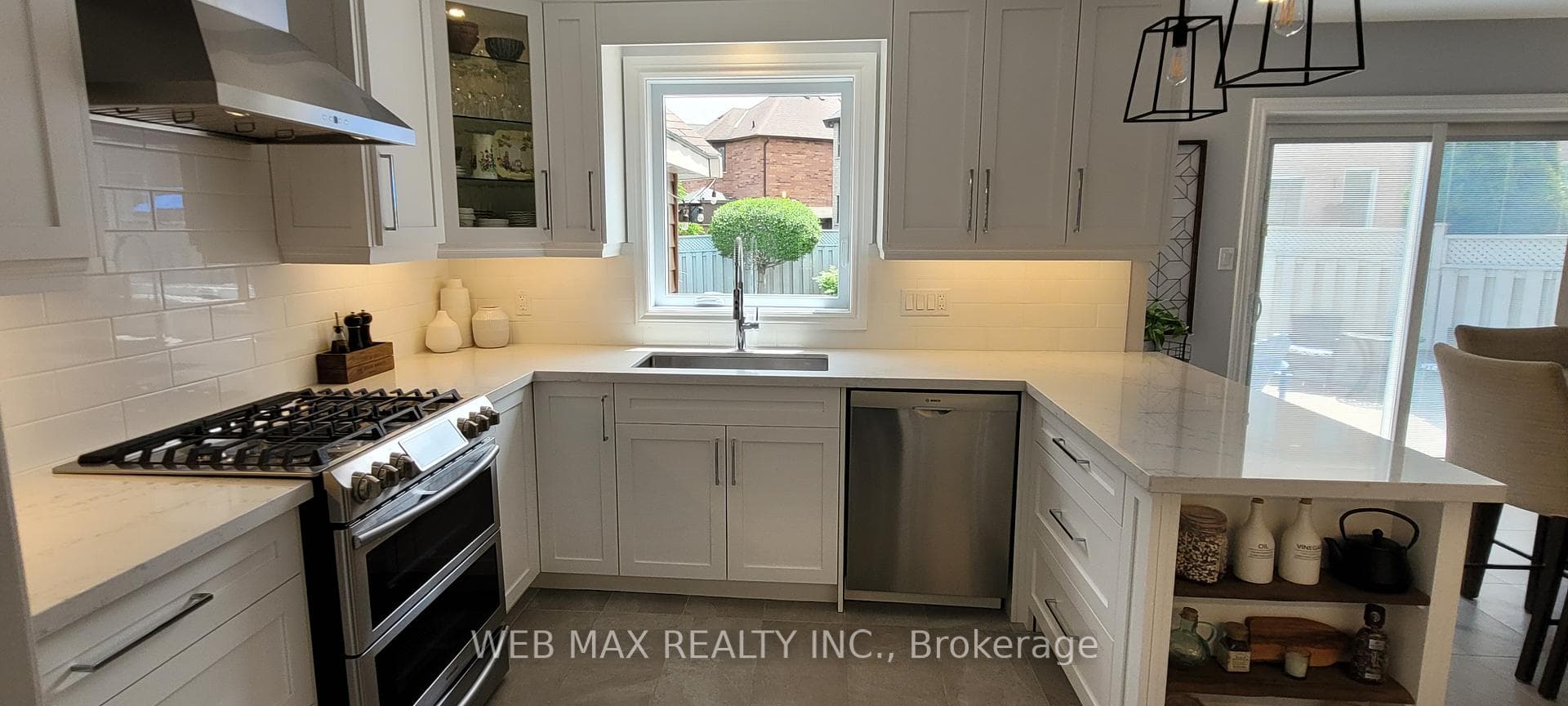 gas stove, dishwasher, double deep sink,potlights