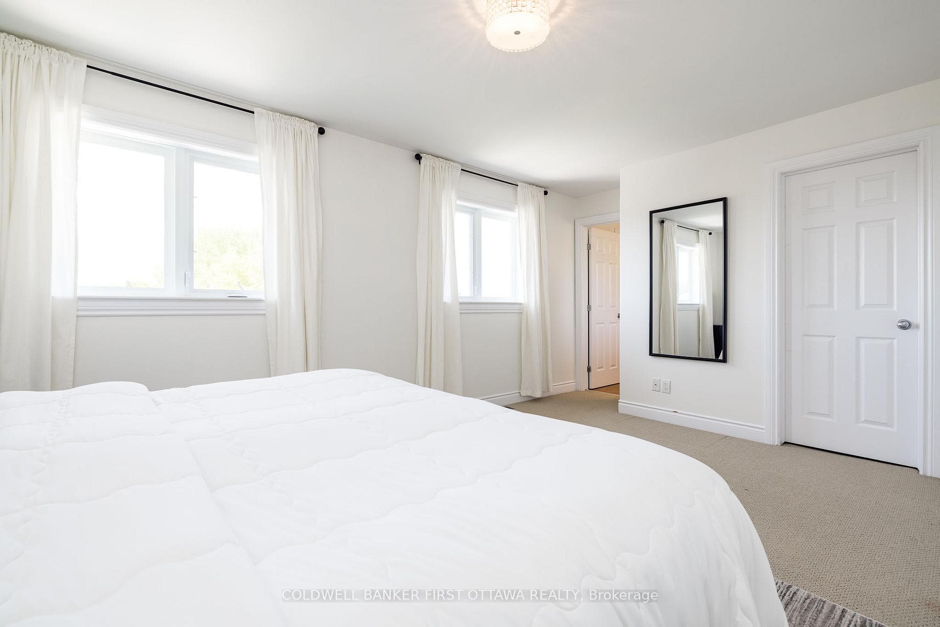 187 GLENNCASTLE Drive photo 28
