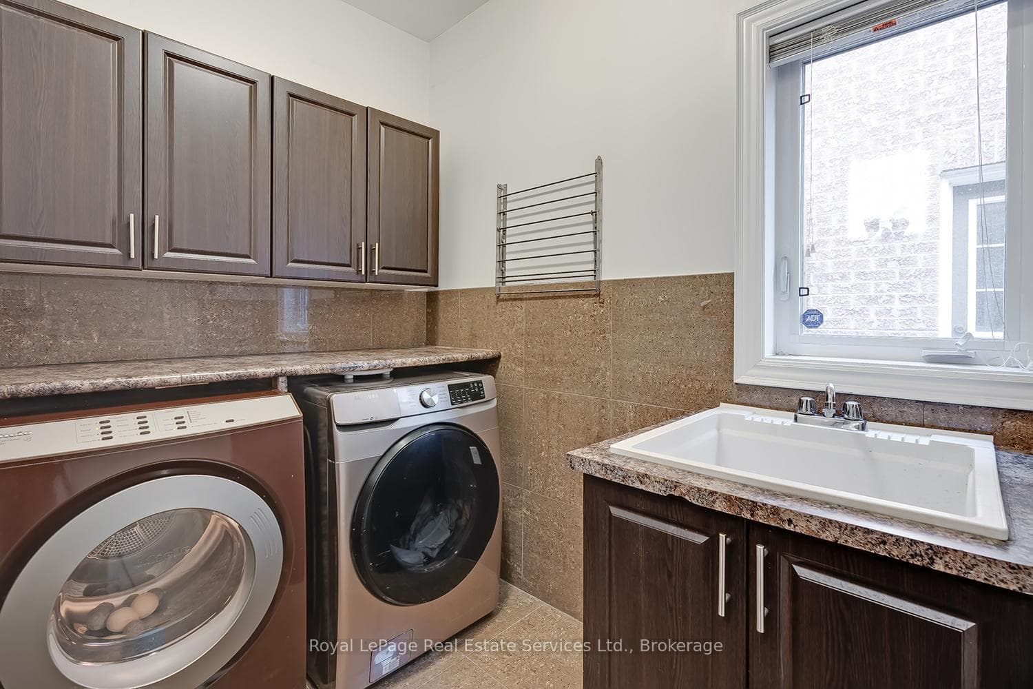 5447 Freshwater Drive photo 21