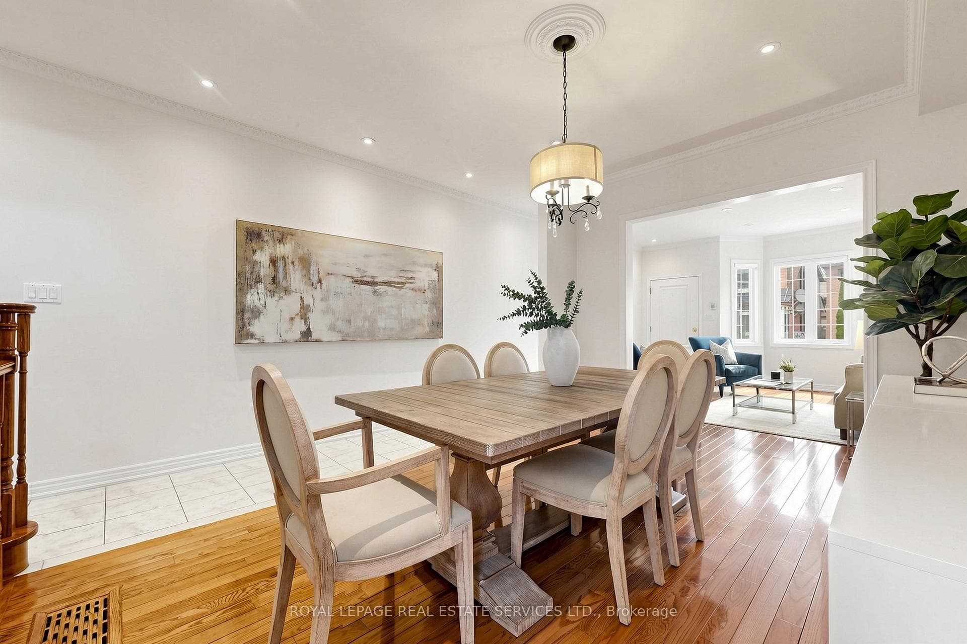 256 Earlscourt Avenue photo 9