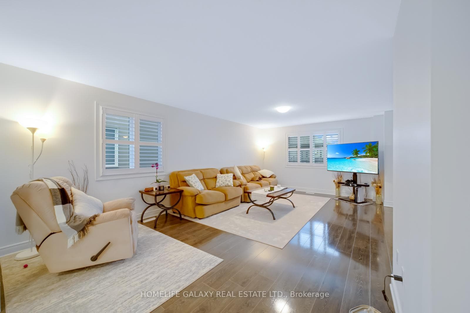 8 Millcreek Drive photo 10