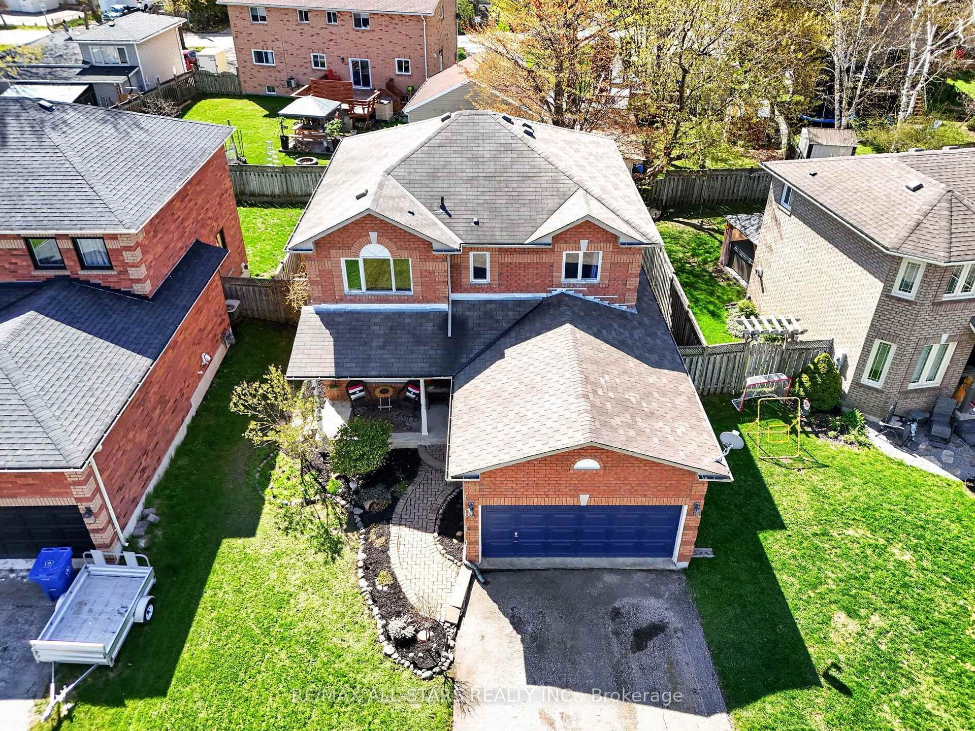 17 Margaret Place, Keswick All brick family home