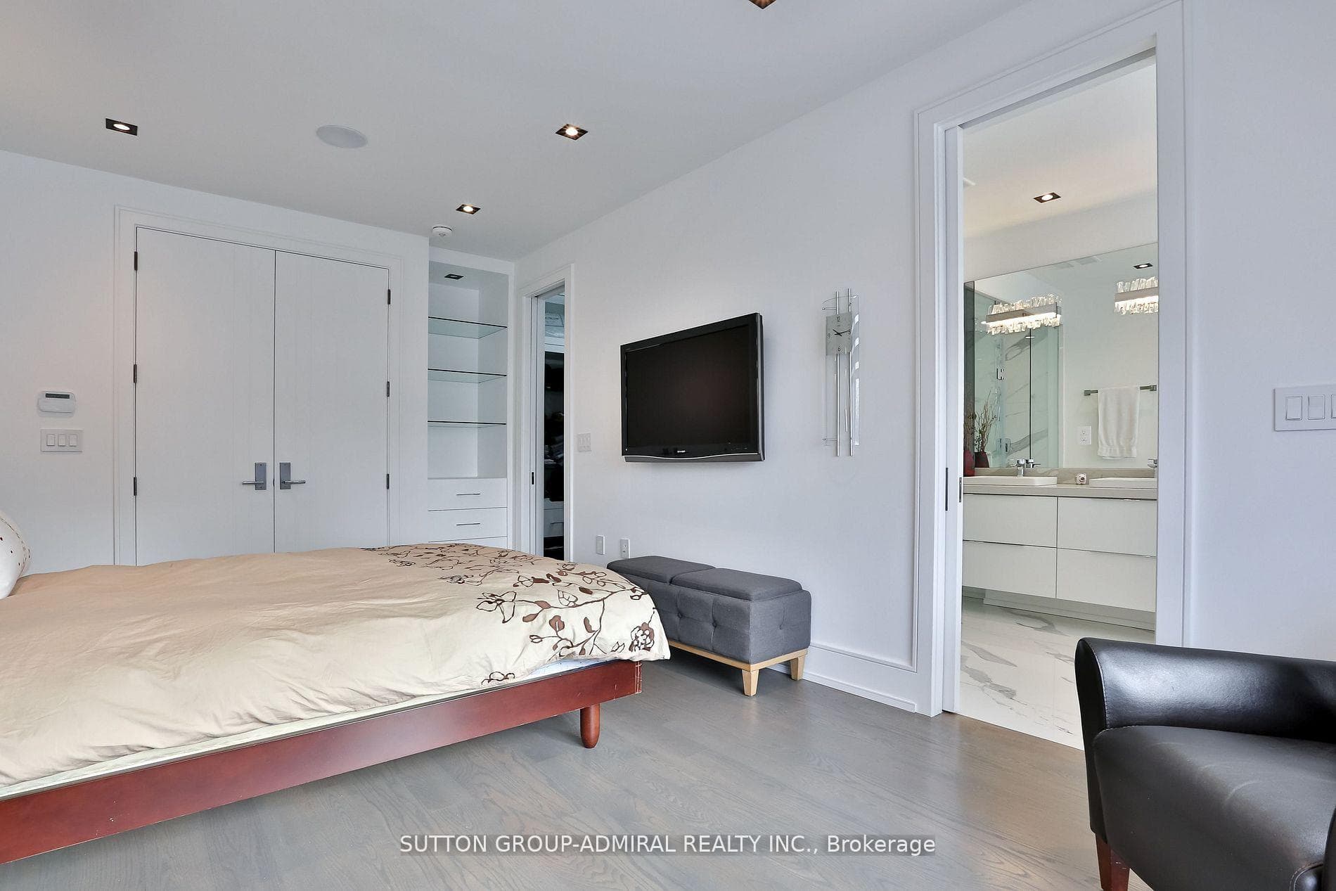 343 Manor Road photo 30