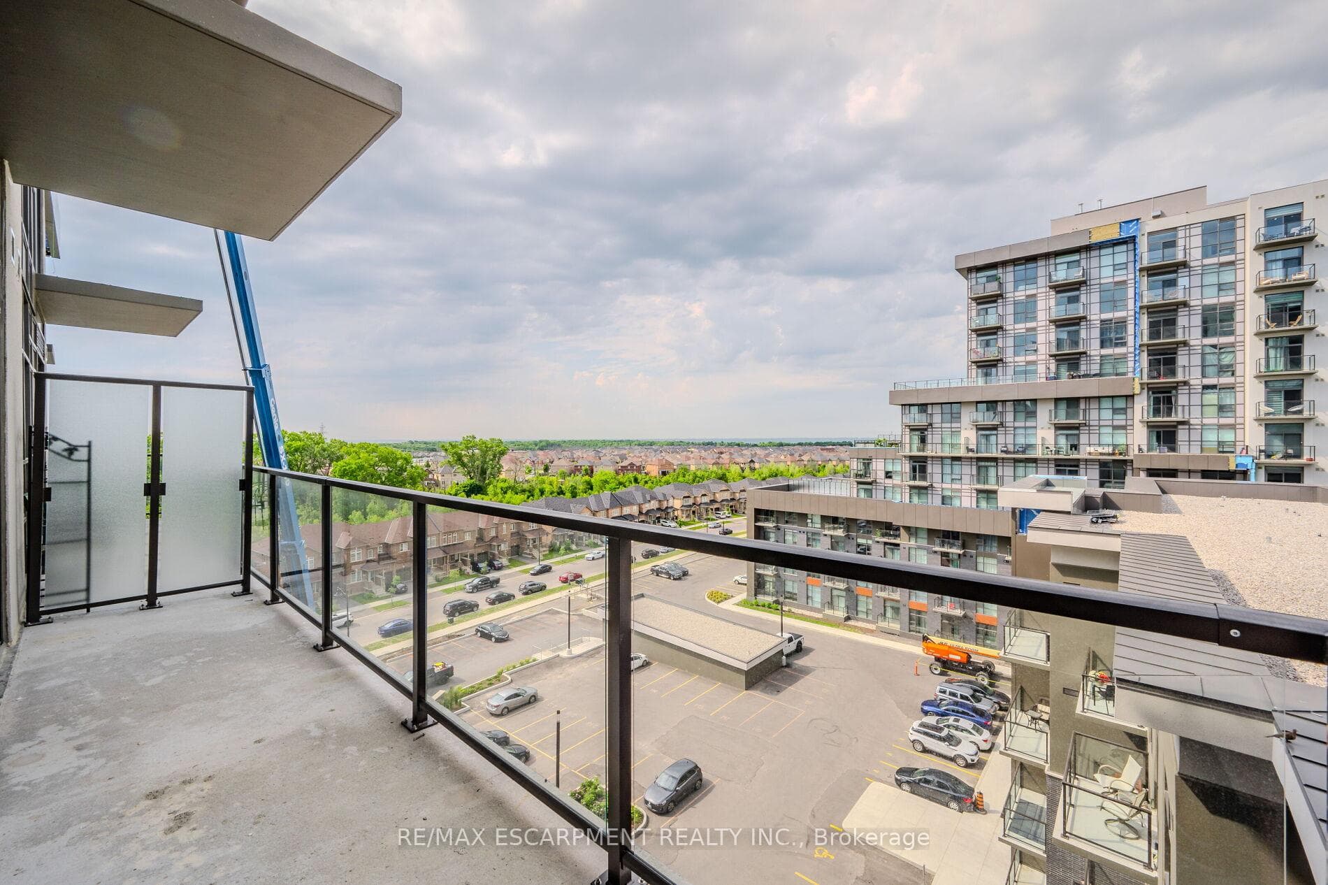 470 Dundas Street Unit 714 photo 24
