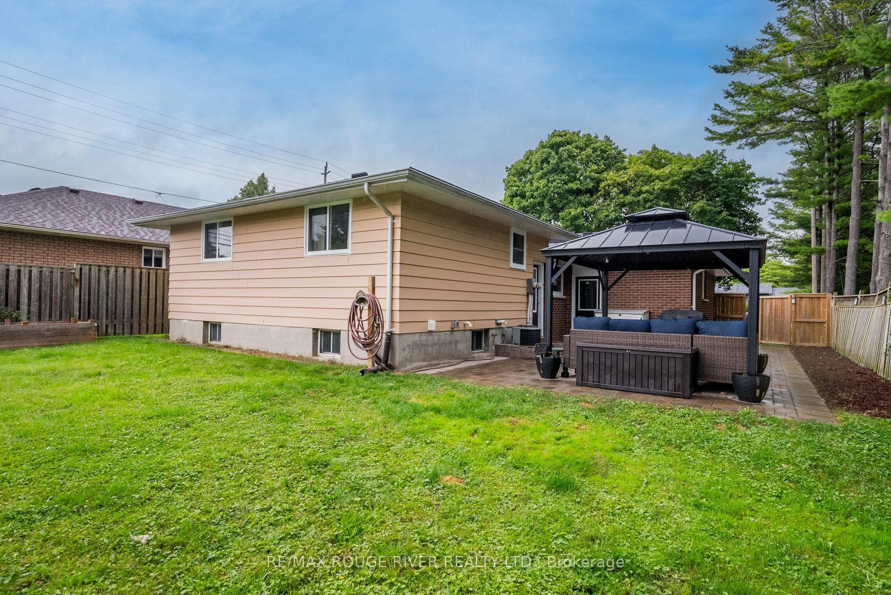 15 Maplewood Boulevard photo 21