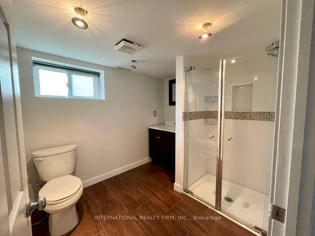 151 Richmond Street photo 34