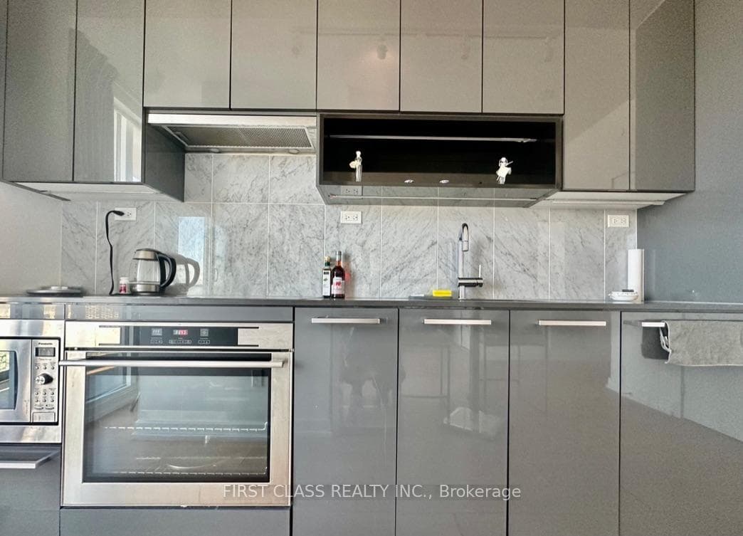 117 Mcmahon Drive Unit 3501 photo 21
