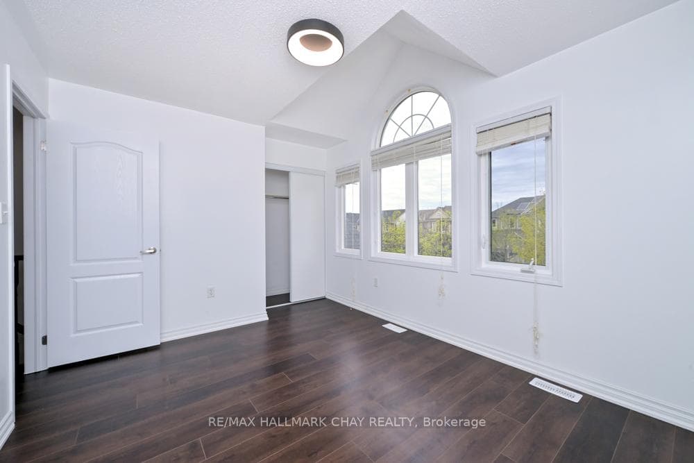 73 Kidd Crescent photo 18