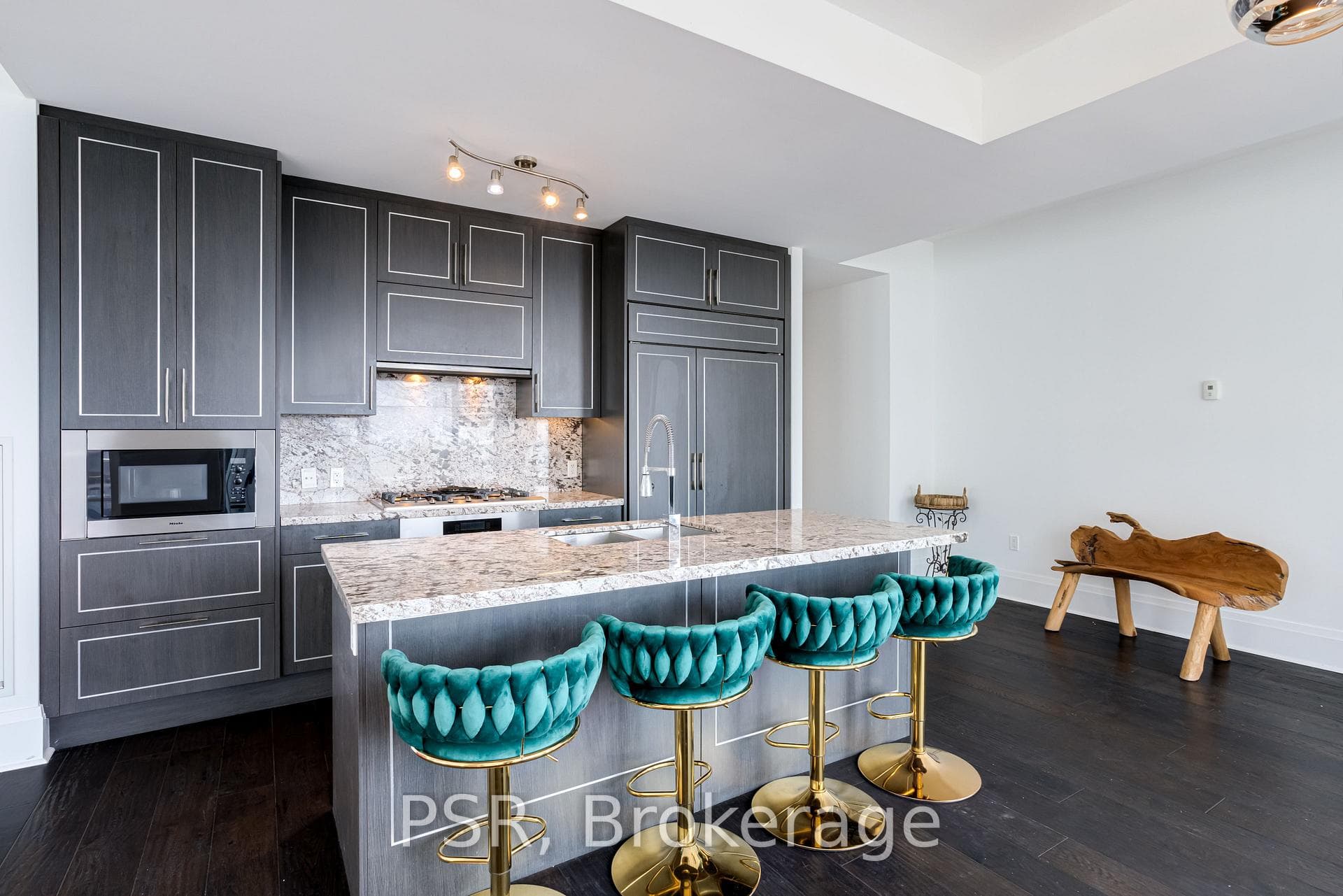 29 Queens Quay Unit 603 photo 5