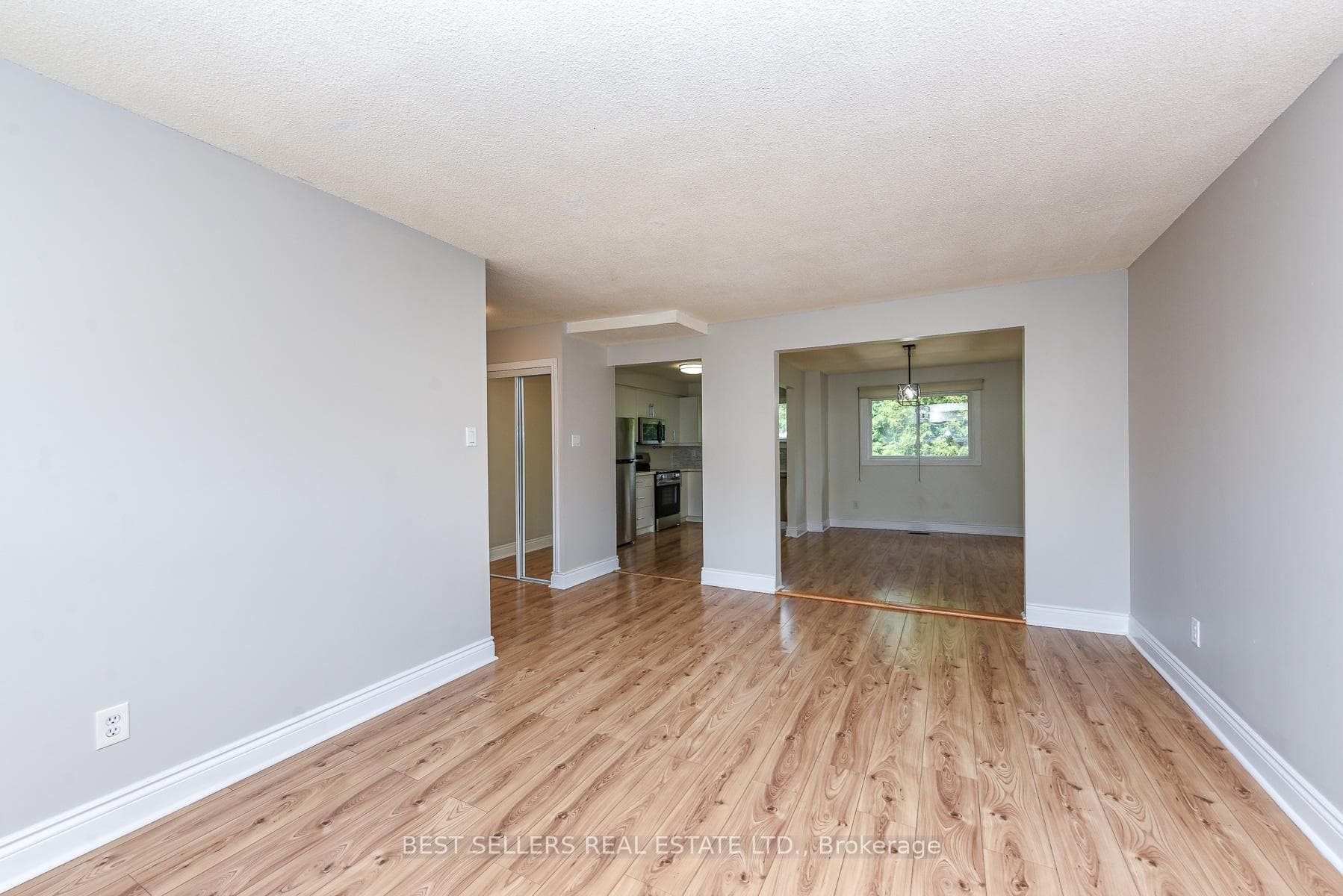 12 Ashton Crescent Unit 12 photo 5