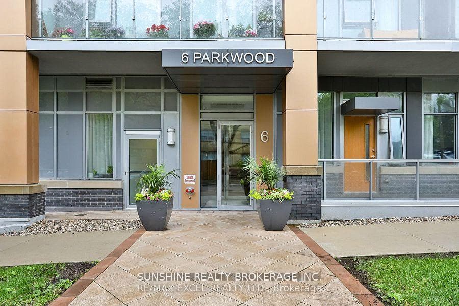 6 Parkwood Avenue Unit 709 photo 2
