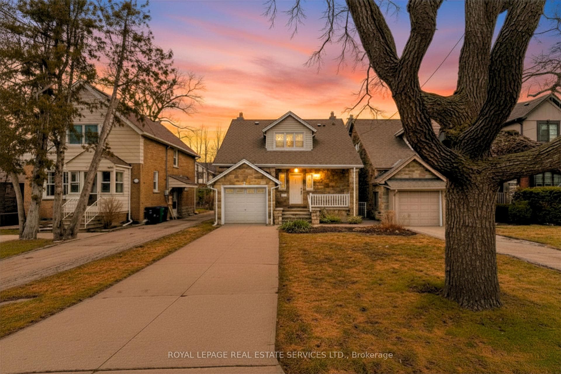 1107 Royal York Road photo 1