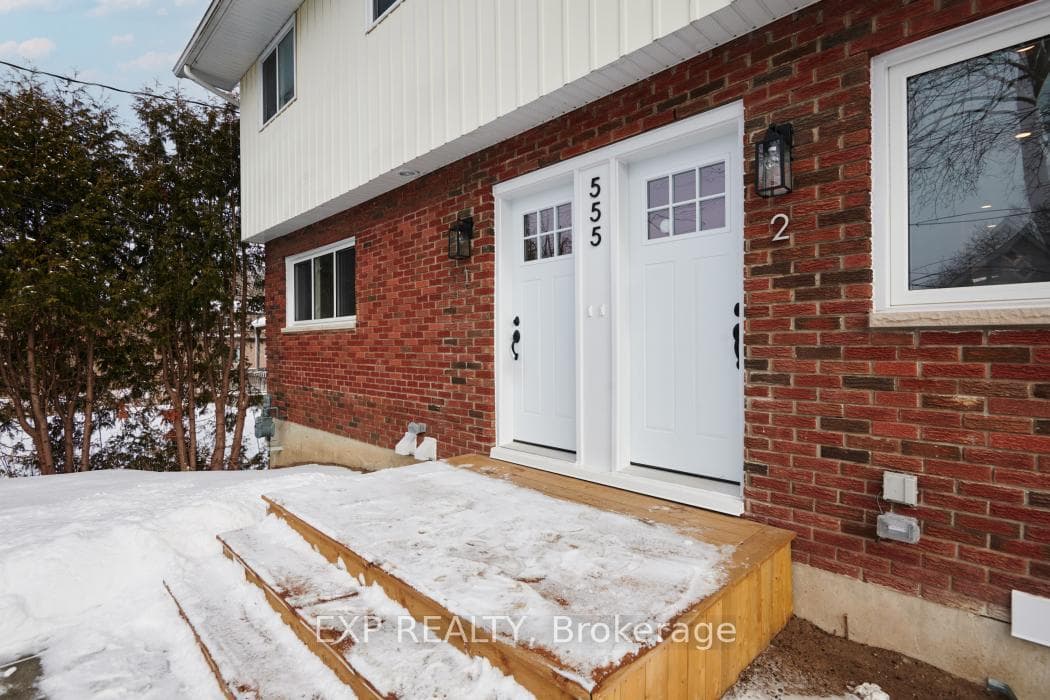555 Churchill Avenue Unit 1 photo 3
