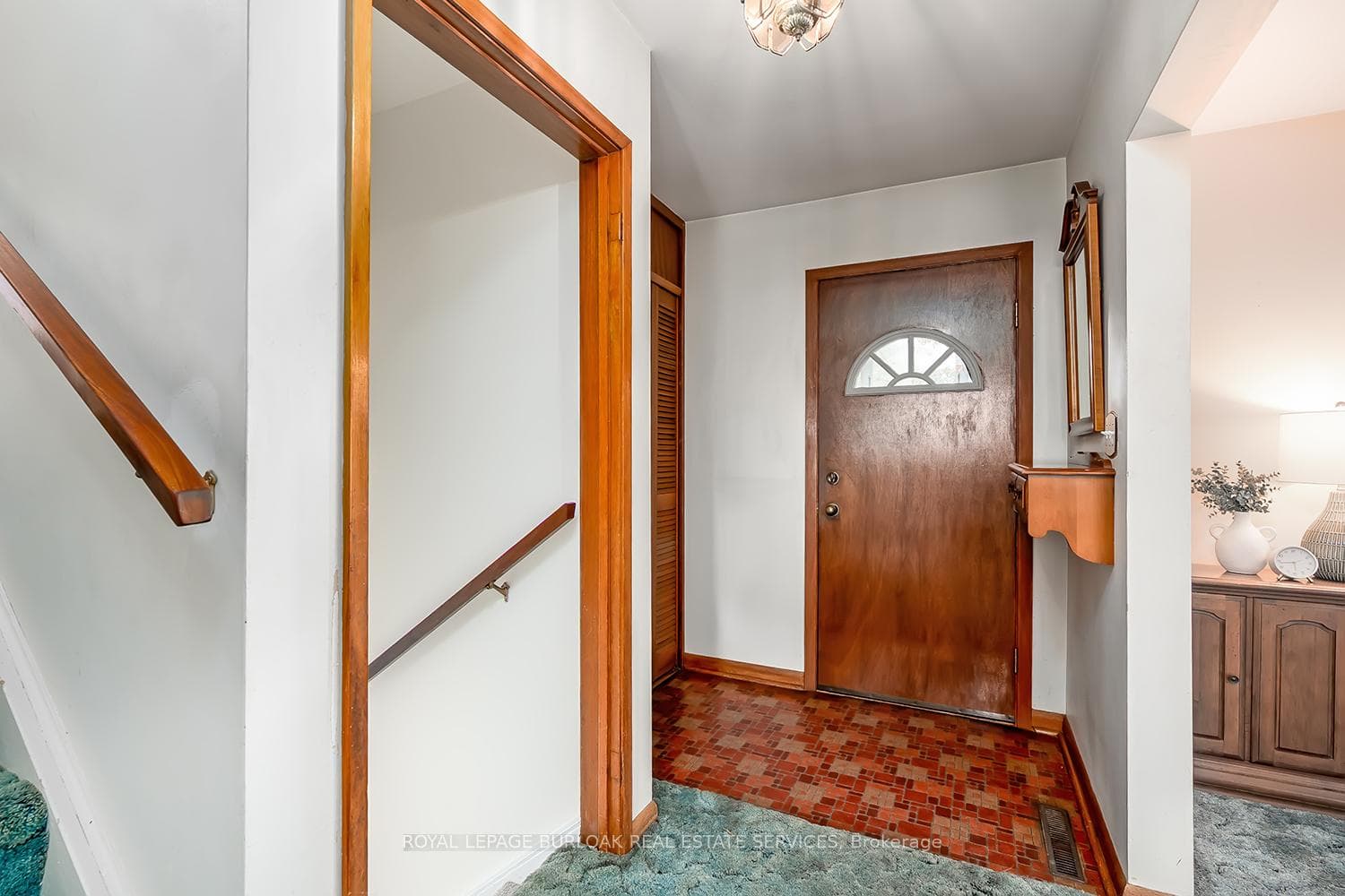 3 White Oaks Avenue photo 3