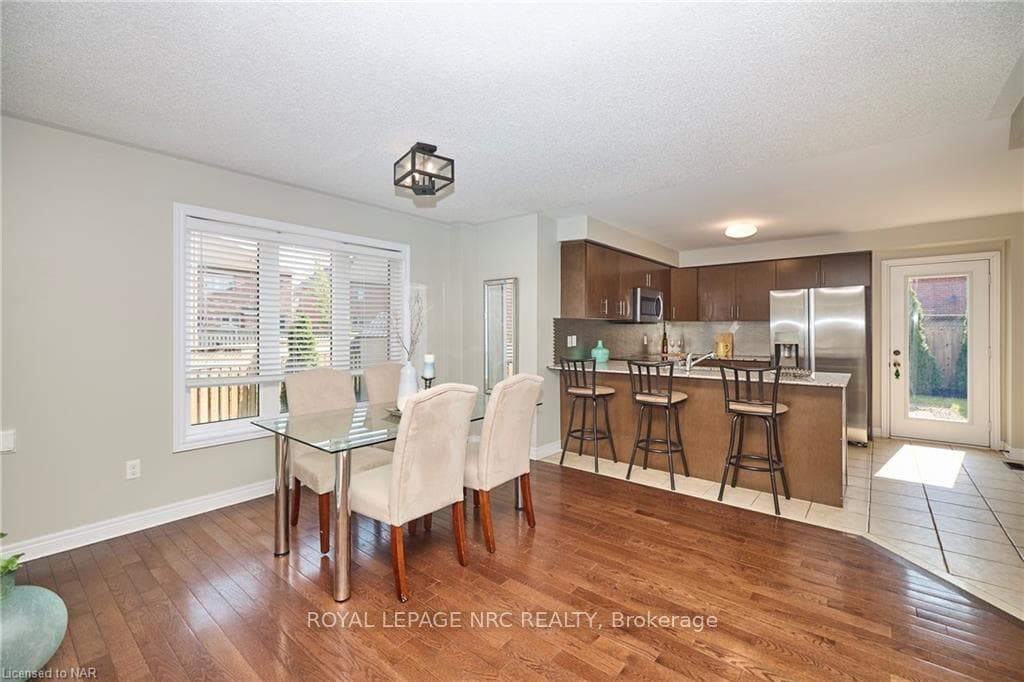 16 Durham Way photo 5