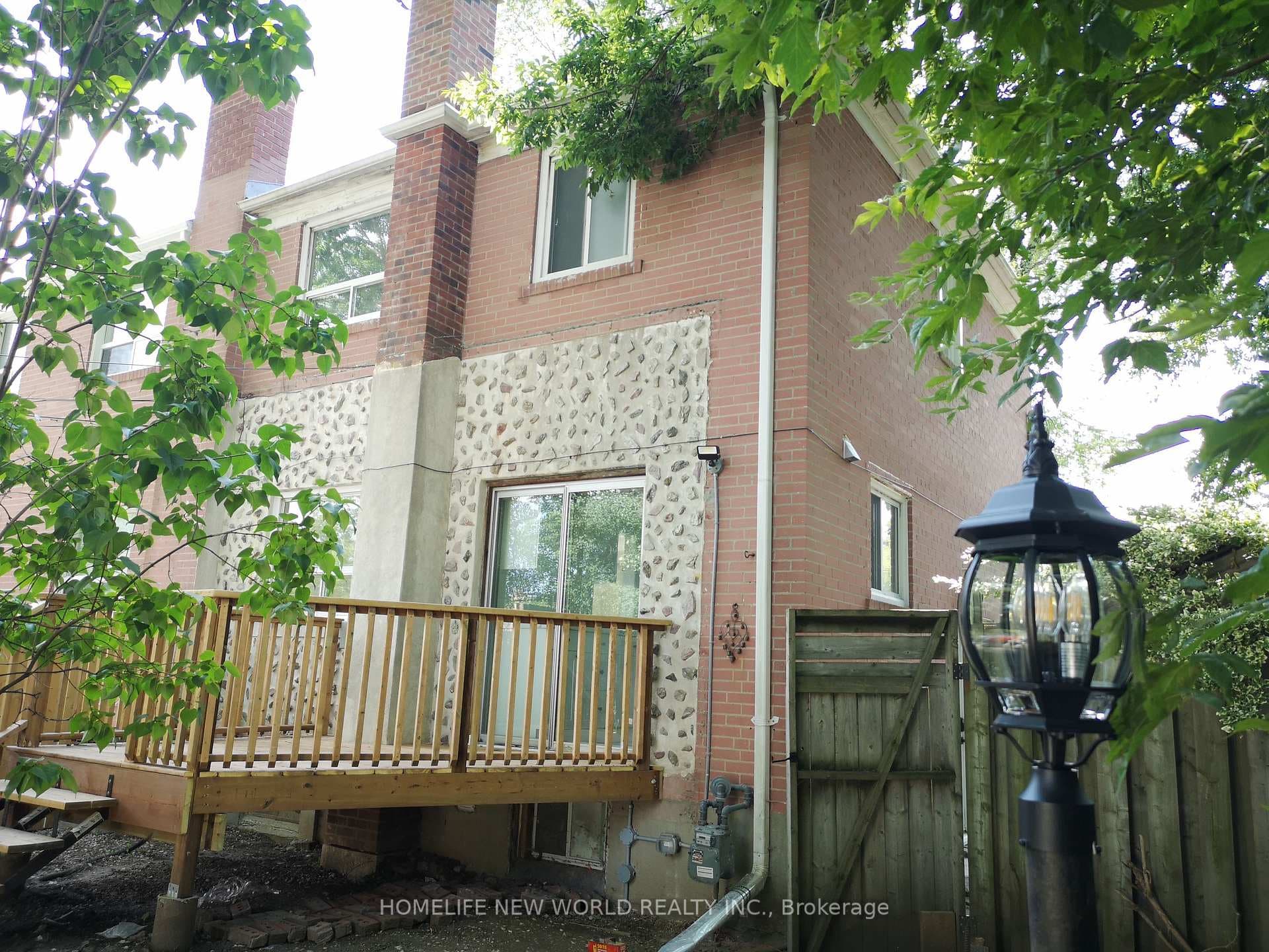 235 Axminster Drive photo 27