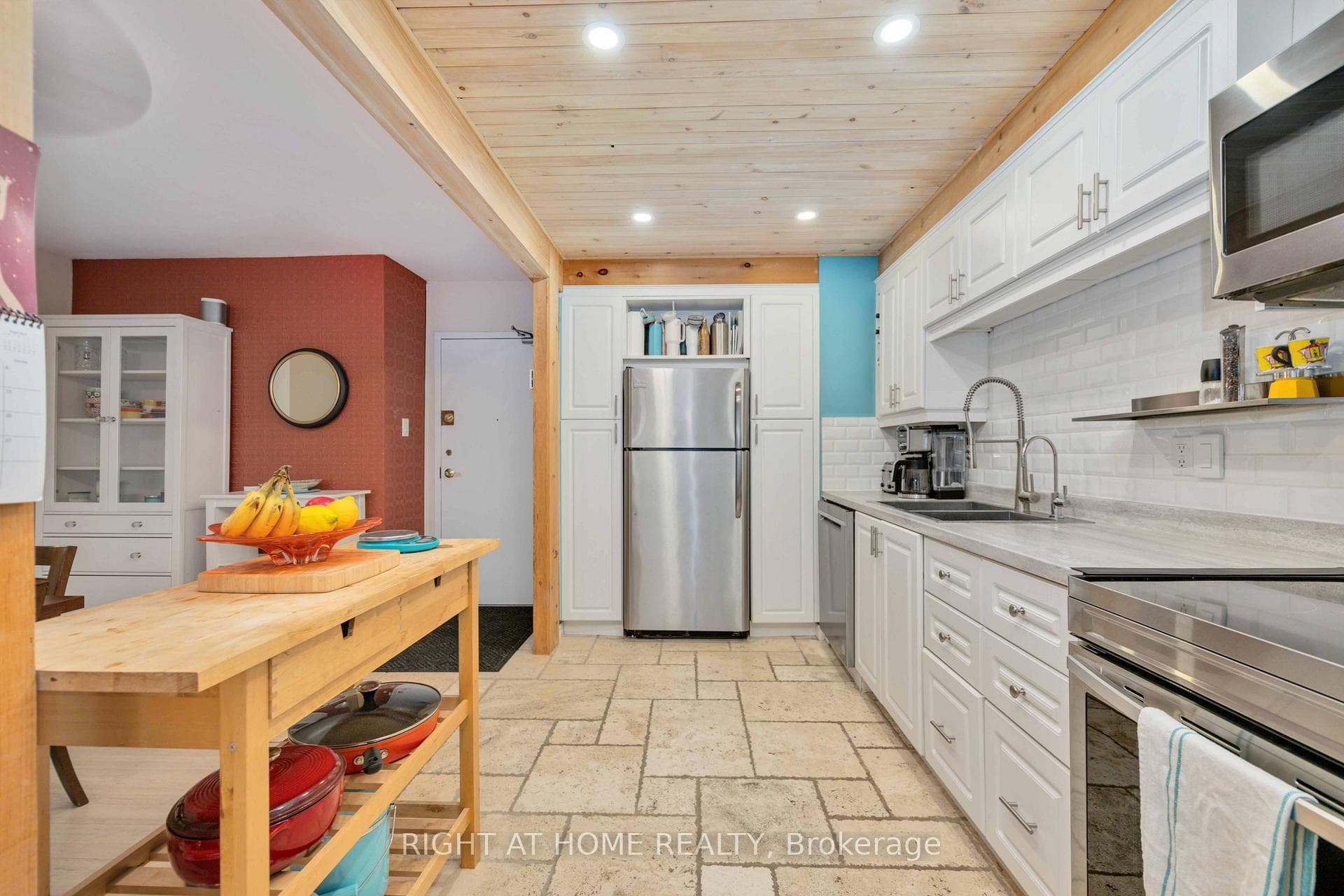 455 Sentinel Road Unit 810 photo 8