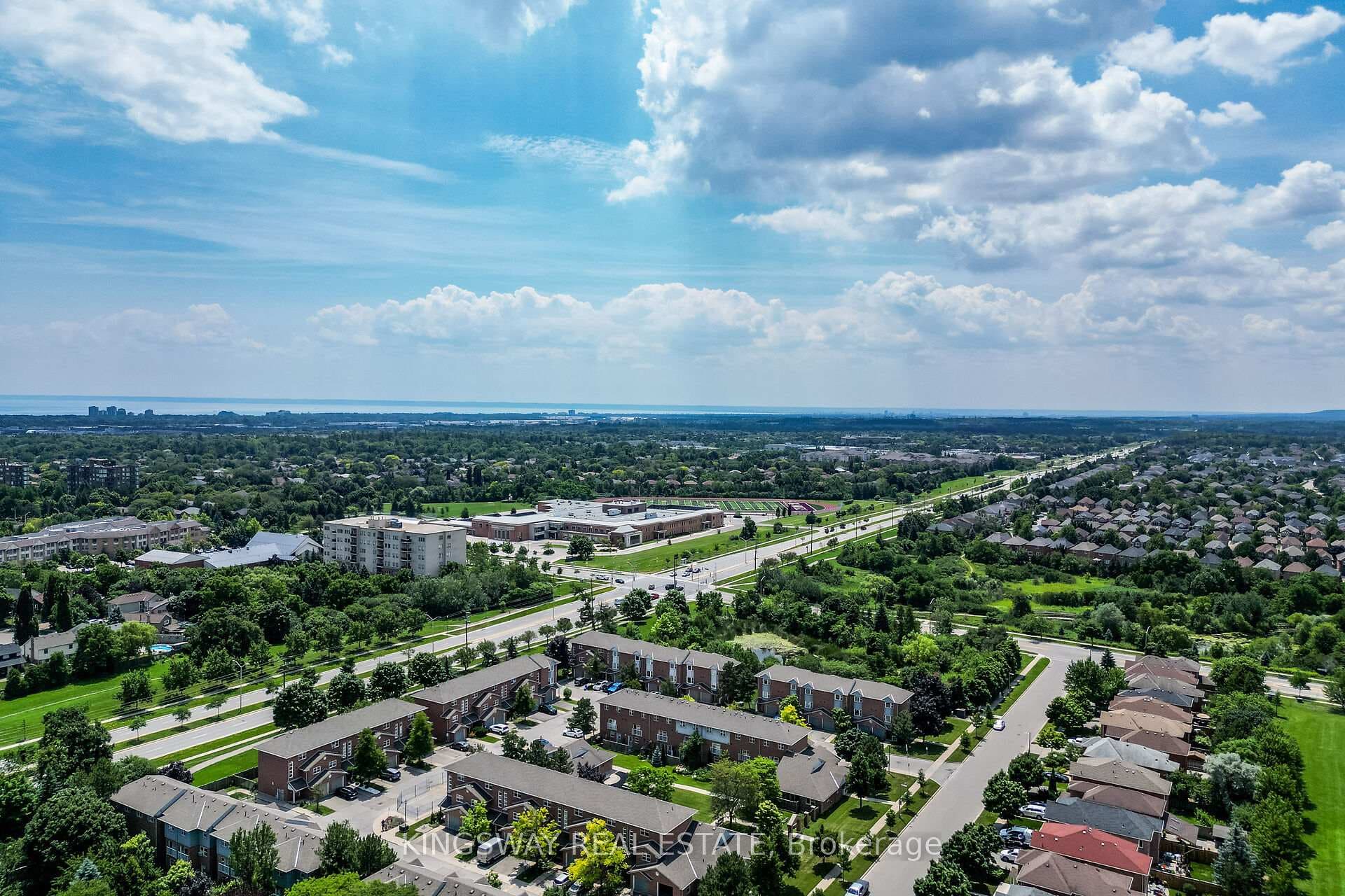 2050 Oak Bliss Crescent photo 39
